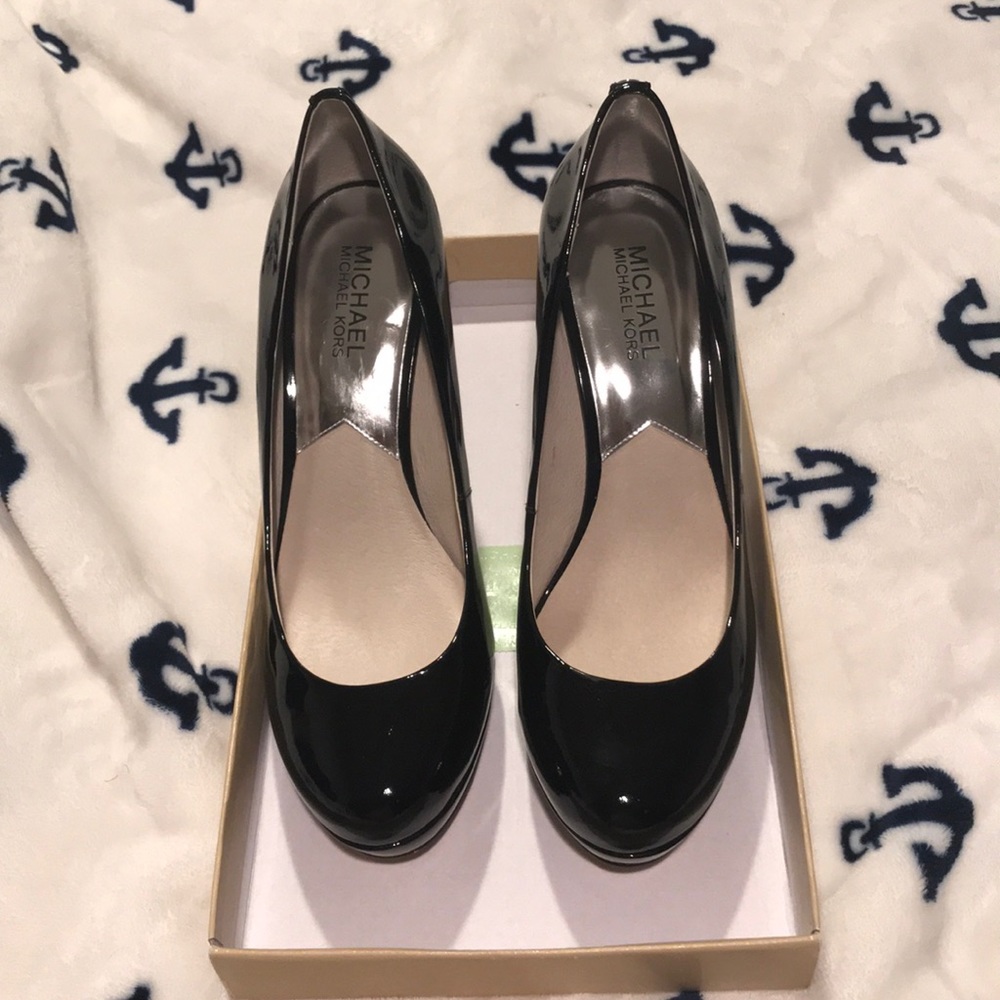 Michael Kors Ionna Pump Shoes